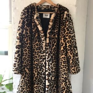 STAND STUDIO - Burning Man Fur coat